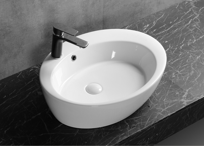 Ceruttispa CR7026A накладная, белая, овальная, под смеситель, с переливом 600х470х140