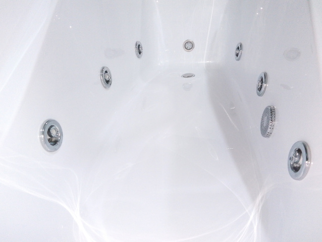 Timo IVA 160x100 L (в комплекте слив, фронтальная панель, каркас, боковой гидромассаж, гидромассаж спины, хромотерапия)